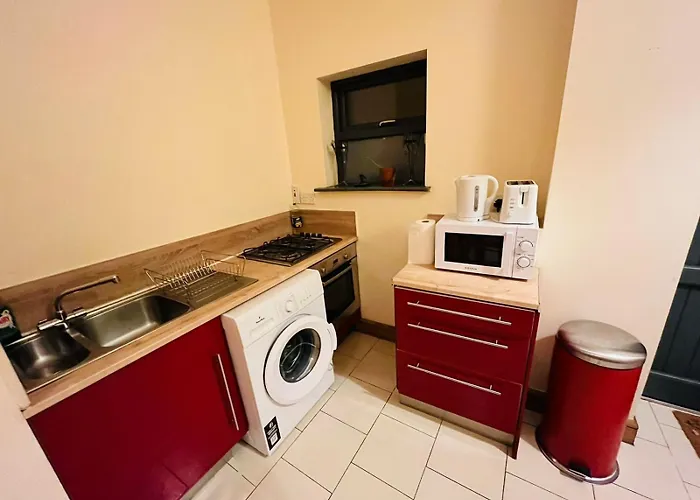 Bedroom + Bathroom D8 *