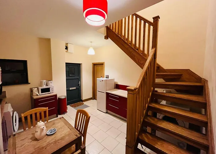 Bedroom + Bathroom D8 מלון דבלין