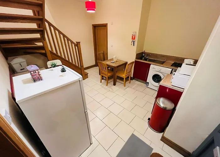 Bedroom + Bathroom D8 * דבלין