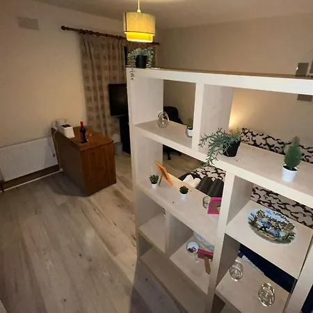 Bedroom + Bathroom D8 ダブリン