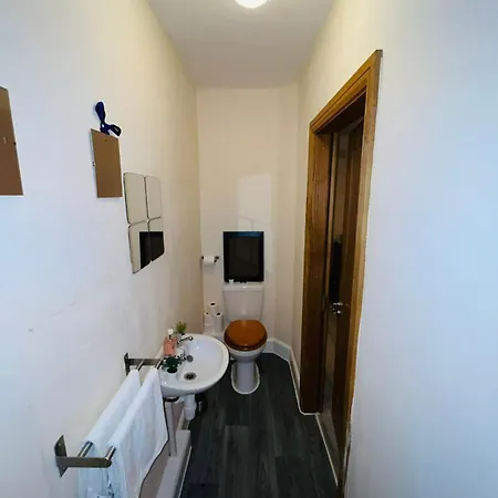 Bedroom + Bathroom D8