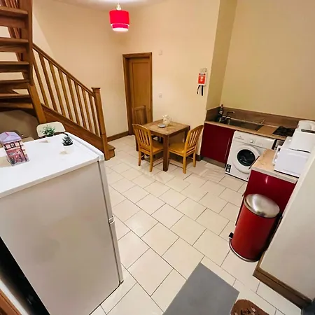 Bedroom + Bathroom D8 * دبلن